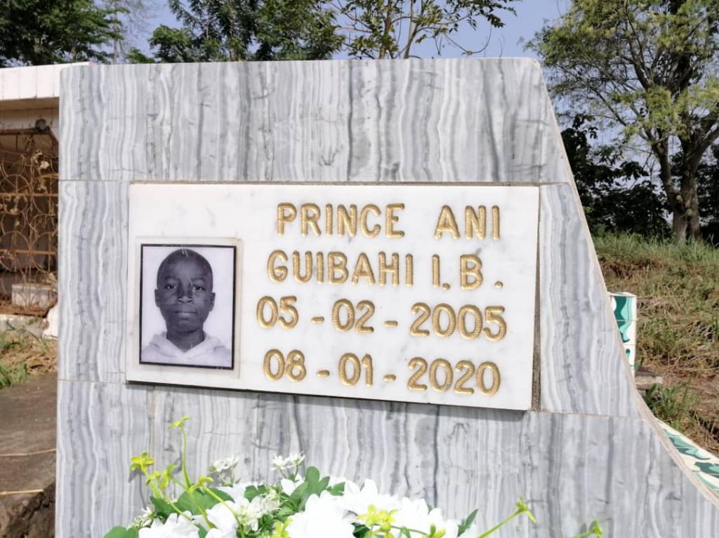 Em Abidjan, muitos jovens se despediram de Laurent: 